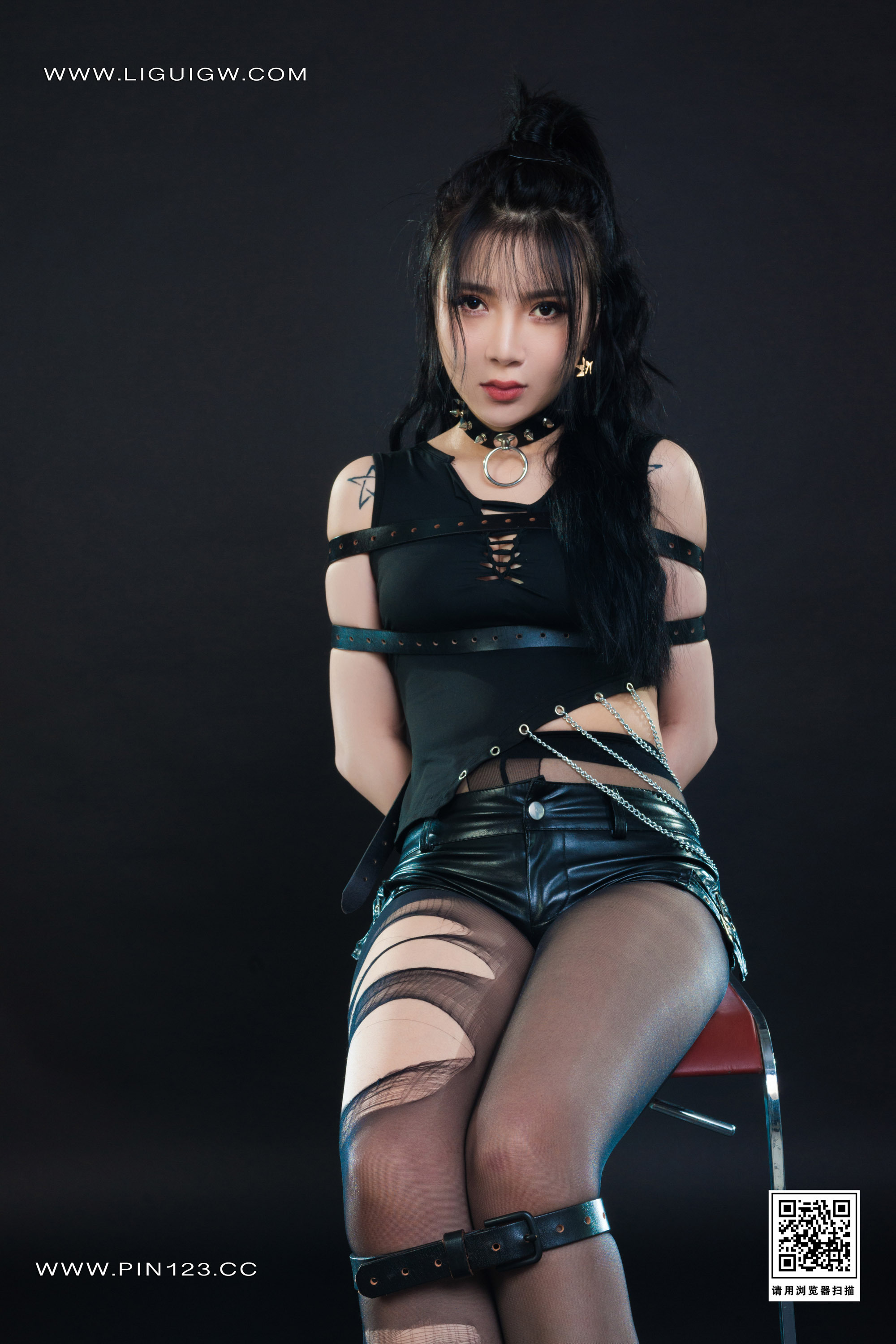 Ligui丽柜 2023.08.18 撕袜四马 小七